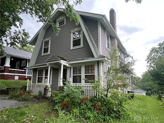 2nd image of 1133 Holly Ave