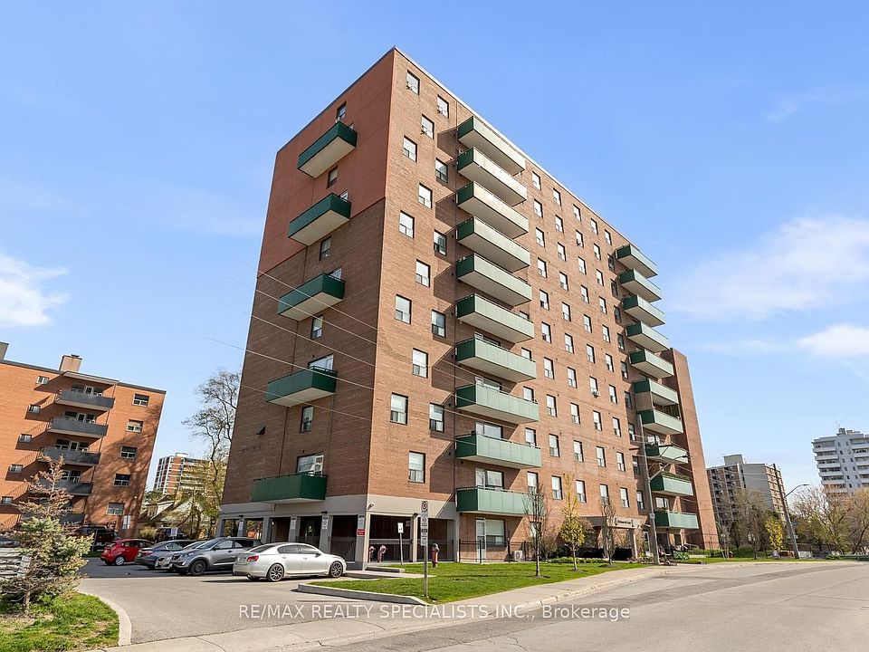 1st image of 49 Queen St E #301