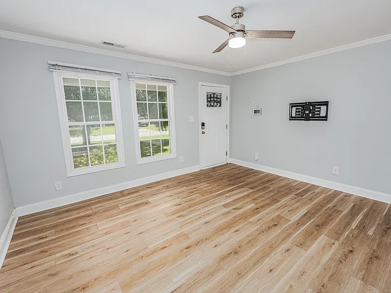 218 Forest View Dr — Photo 8
