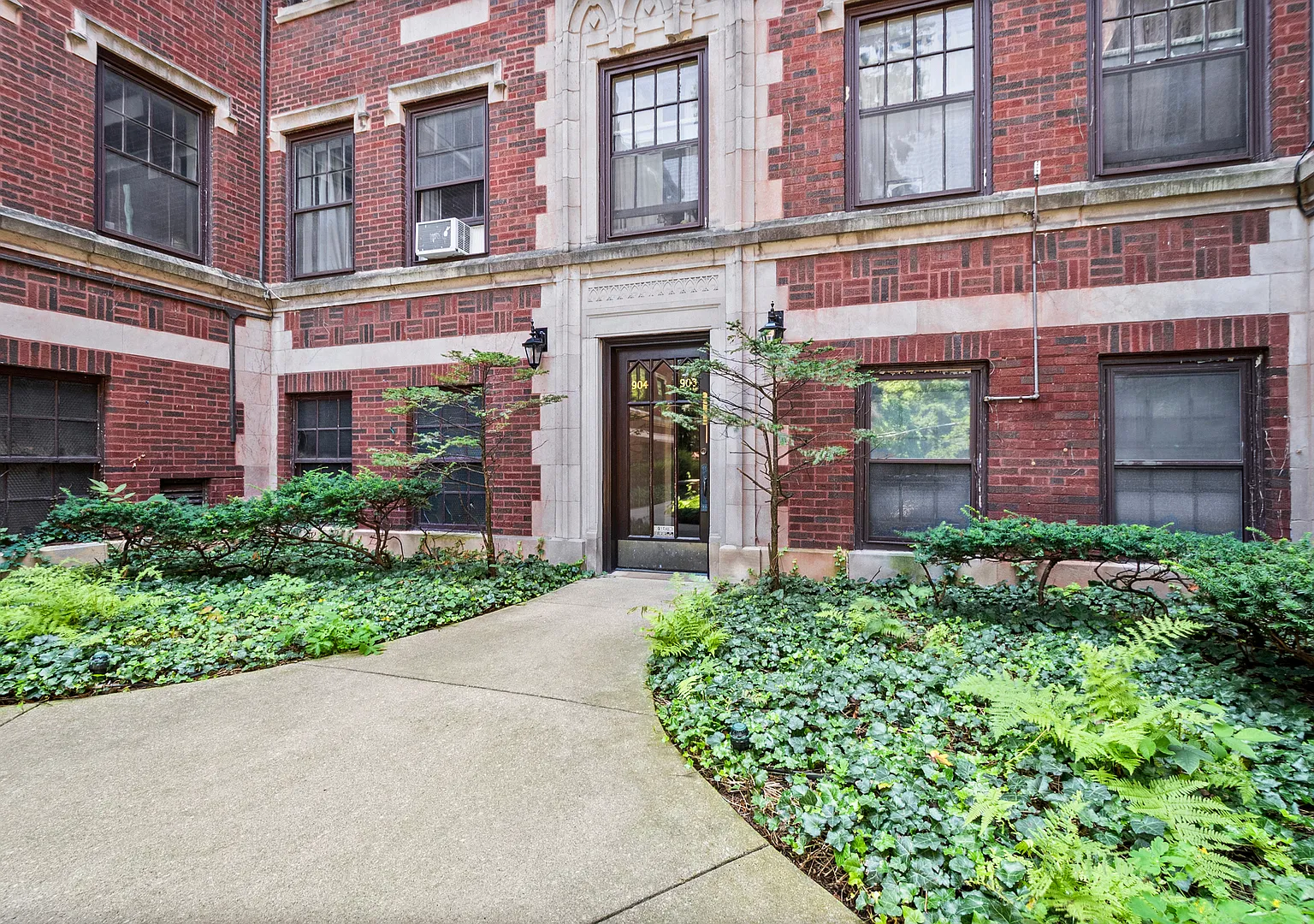 2 bed, 1200 sqft, $2,350 — Photo 1