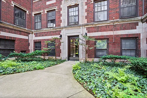 906 Oakton St #2 Photo 1