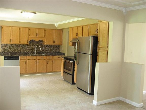 5th image of 942 Brookcrest Dr