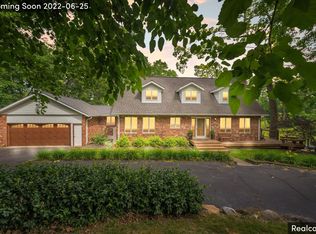 10720 Jacob Ct, White Lake, MI 48386