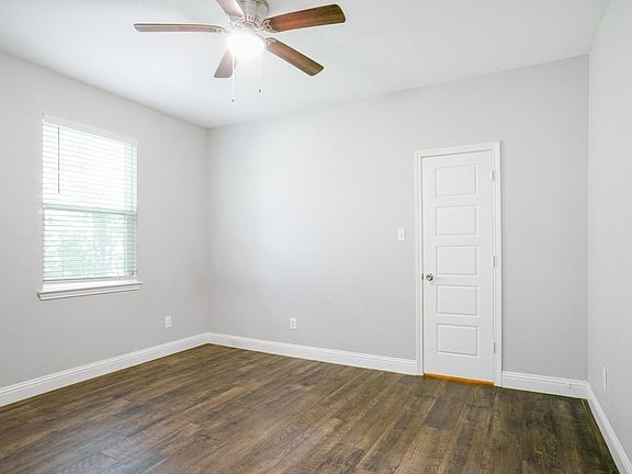 3rd image of 1001 E Annie St