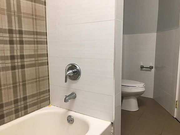 4th image of 149 Van Horne St #2Y