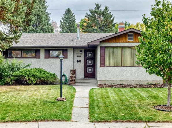 2022 N Redwood Cres SE, Calgary, AB T2B 1R7