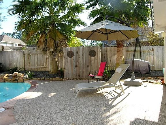 Lots of room for parties and Sun bathing! Would also make a great place for a outdoor kitchen!