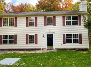 9552 Jasmine Dr, Tobyhanna, PA 18466
