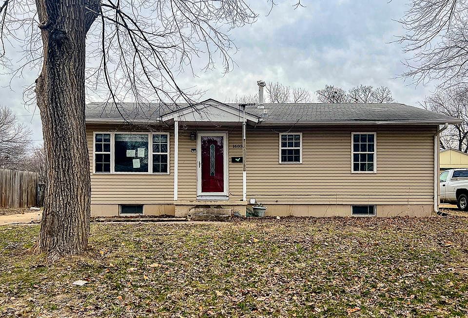 1603 Sycamore St, Salina, KS 67401 Zillow
