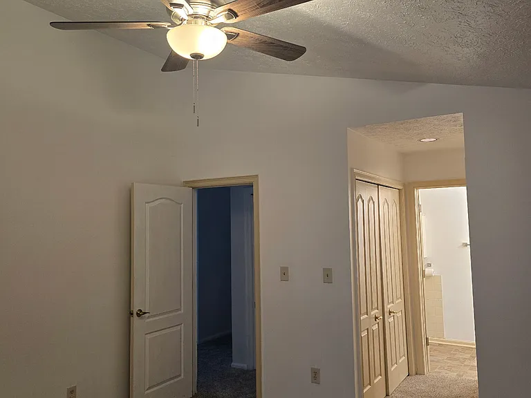 355 Village Pointe Dr #F — Photo 5