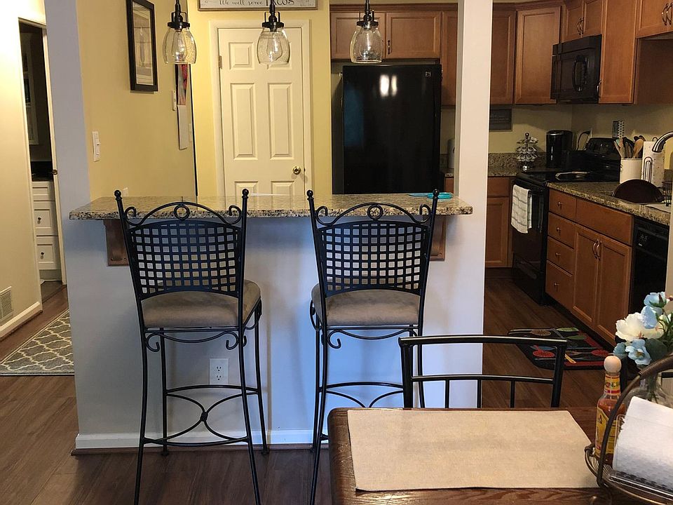 Breakfast bar