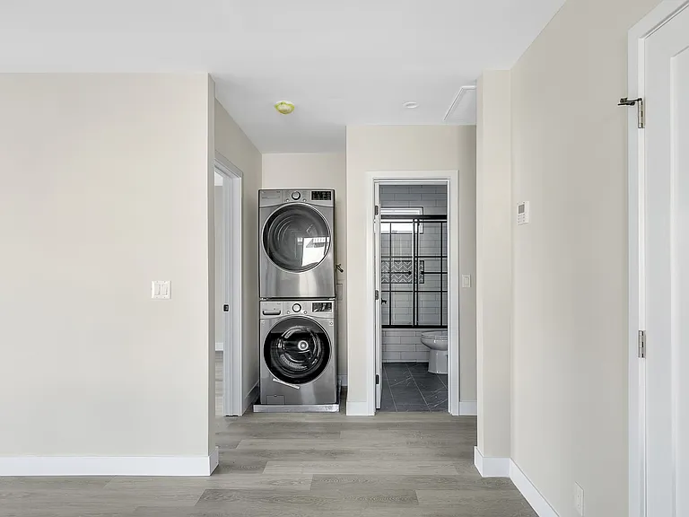 1427 N Vista St #3 — Photo 4
