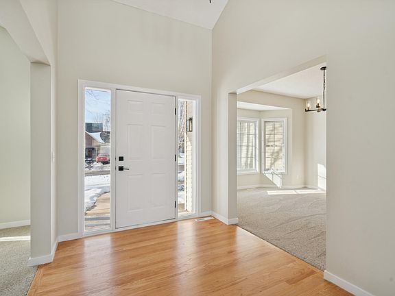 4th image of 17714 Hillwood Ave