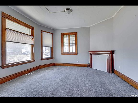 2nd image of 748 17th St #1