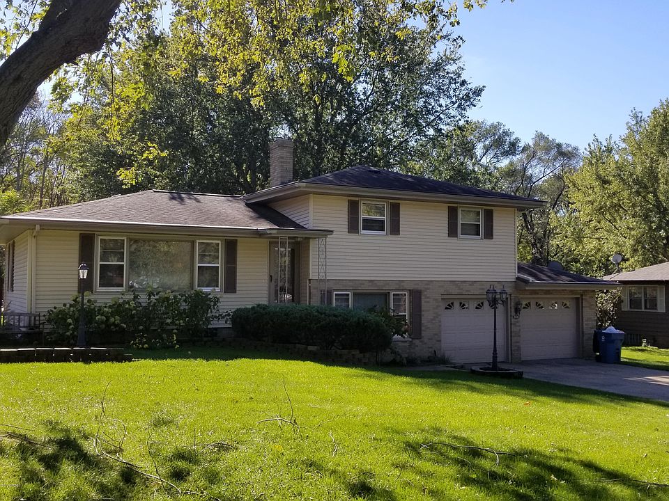 1st image of 3036 Thresa Dr