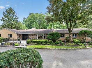 10 Dorchester Drive, Muttontown, NY 11545