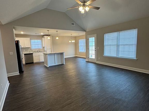 4th image of 405 Old Kennedy Ln