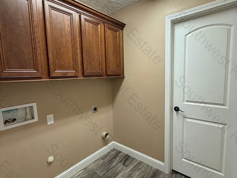 2111 Mockingbird Ln — Photo 11