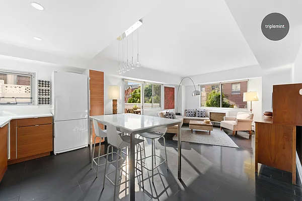 Sold by Triplemint | media 10