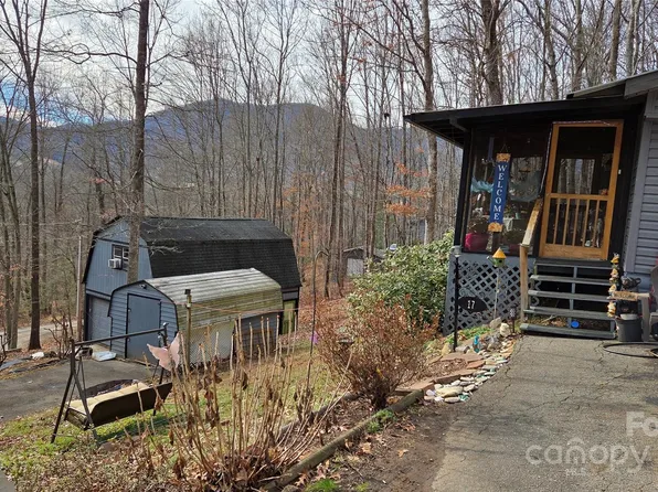 17 Shena Dr, Waynesville, NC 28785
