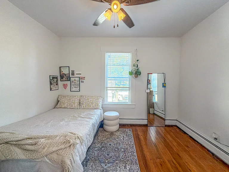 246 Nicoll St #1R — Photo 16
