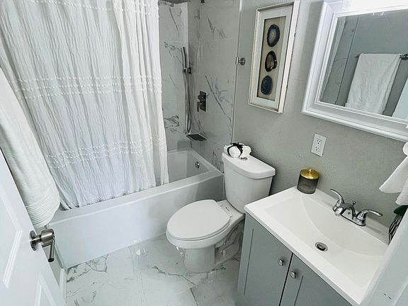 5th image of 225 Cummings St