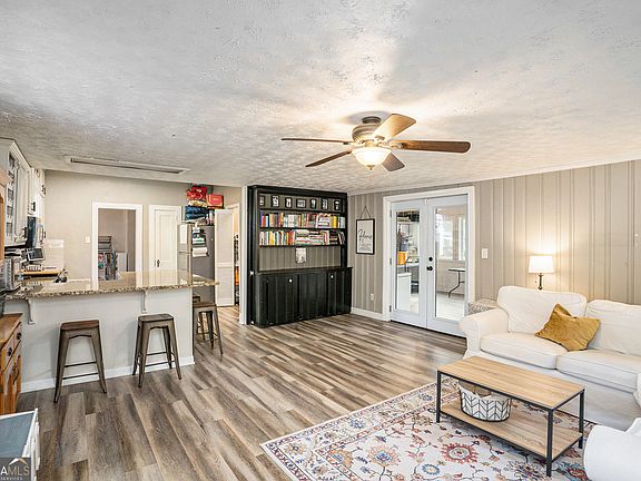 5th image of 311 Burke Cir
