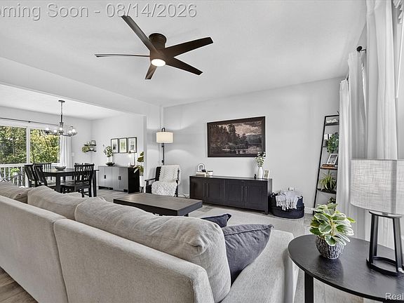 5th image of 4435 Sunset Dr