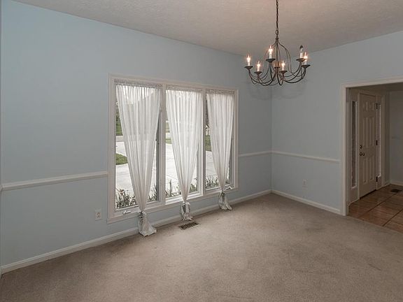 4th image of 7232 Lakeside Woods Dr