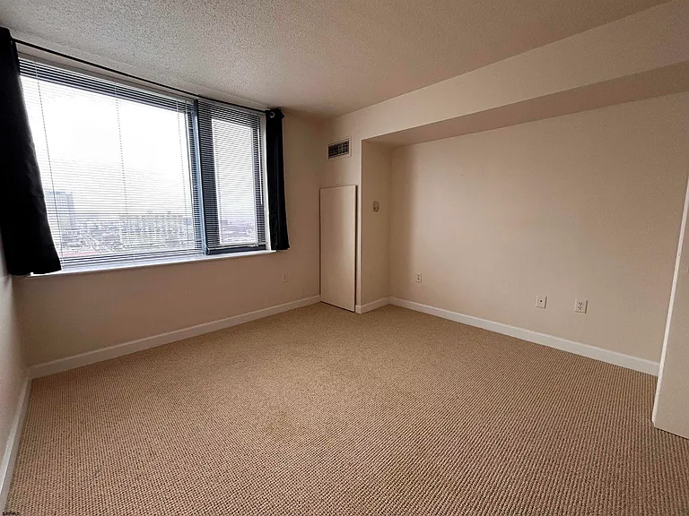526 Pacific Ave #1206 — Photo 28