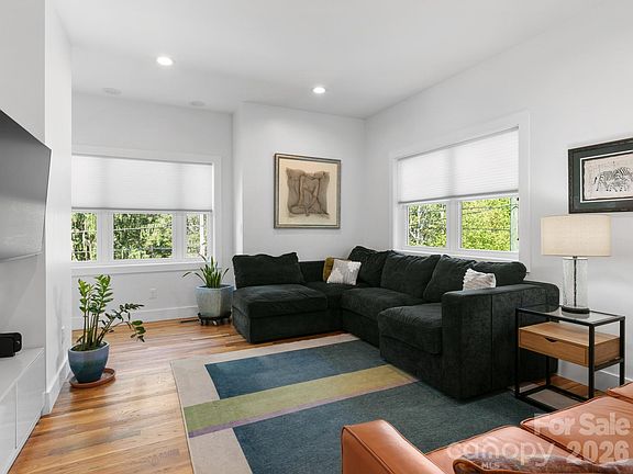 5th image of 46 Rumbough Pl