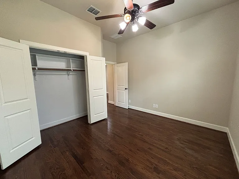 2908 N Umberland Dr — Photo 8