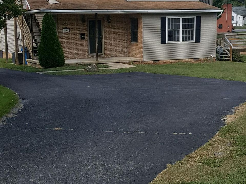 1st image of 10933 Graystone Dr #1
