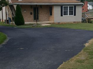10933 Graystone Dr #1, Hagerstown, MD 21740