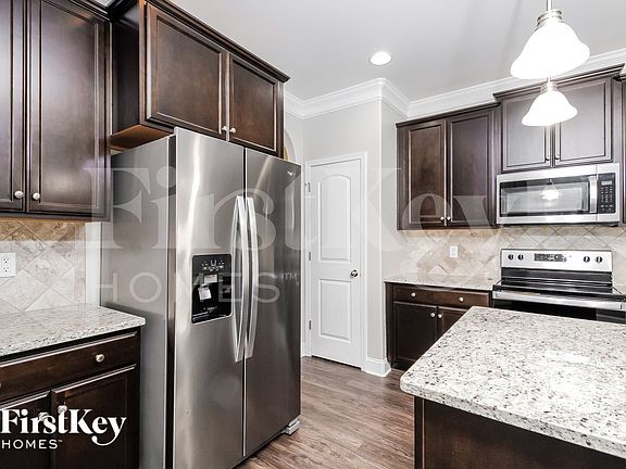 5th image of 5601 Marblehead Dr
