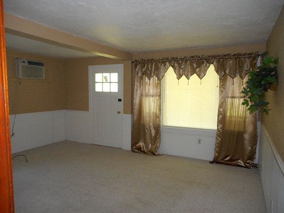 5th image of 23 S Kansas Ave