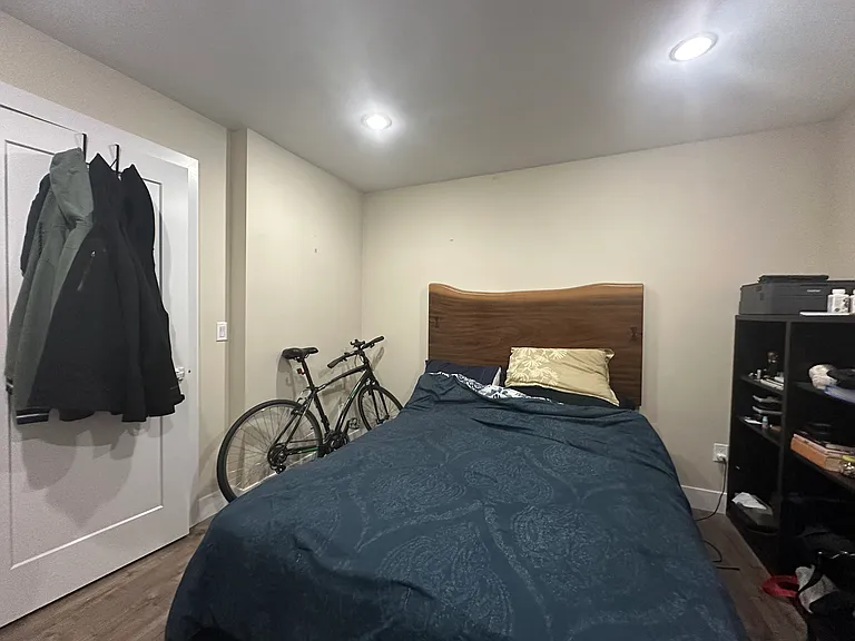 1740 Howard Ave — Photo 12