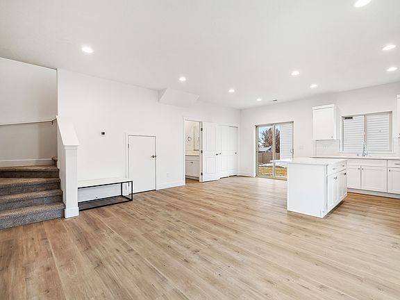 2nd image of 1009 S Underwood Pl Unit 120