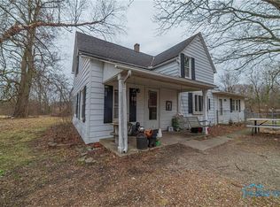 18496 Tontogany Rd, Bowling Green, OH 43402