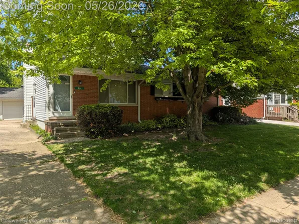 28 W Phillips Ave, Milan, MI 48160