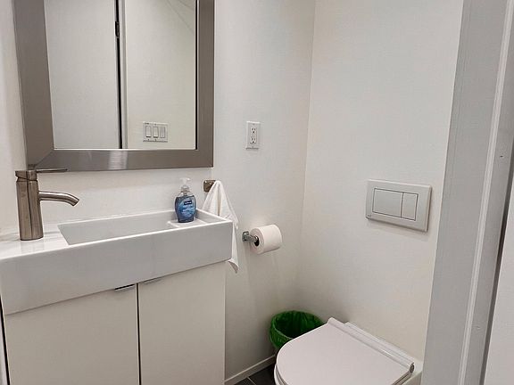 5th image of 282 6th St #1