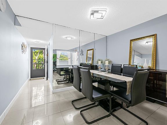 5th image of 471 N Pine Island Road #302d