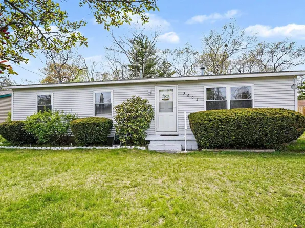 5603 Cedar Lake Rd, Oscoda, MI 48750