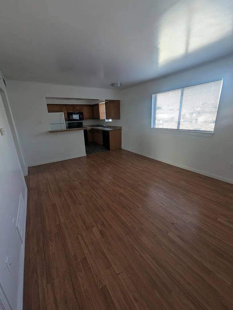 Large two bedroom units. Walk to everything. Move in Specials! — Photo 3