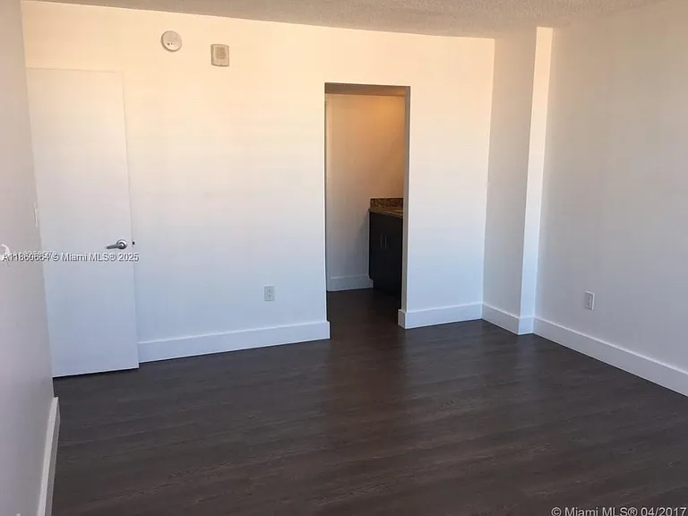 1301 NE Miami Gardens Dr #1625W — Photo 13