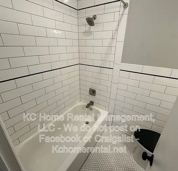 3631 Pennsylvania Ave — Photo 3