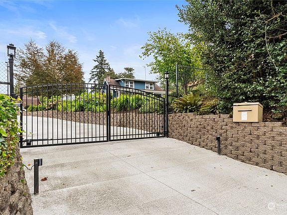 3rd image of 505 114th Avenue E