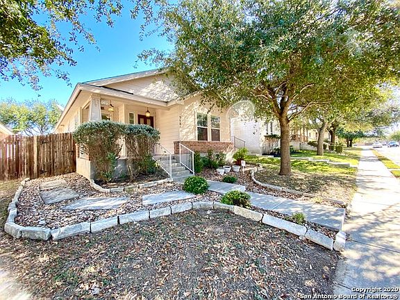 3rd image of 7926 Woodchase Dr