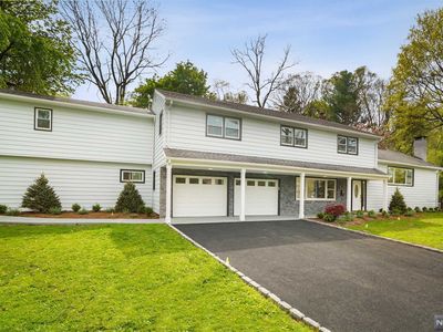 132 Midwood Rd, Paramus, NJ, 07652