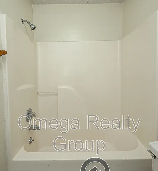 100 Egg And Butter Rd #13 — Photo 15